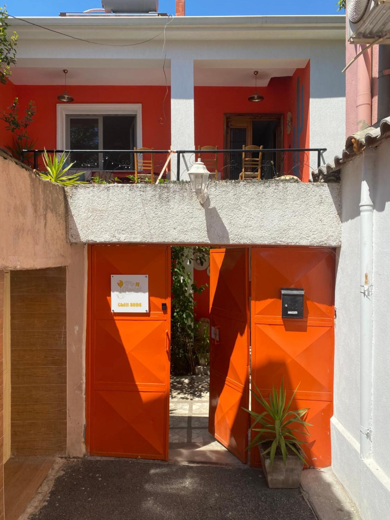 Trip'N'Hostel Chill Zone Tirana Eksteriør billede